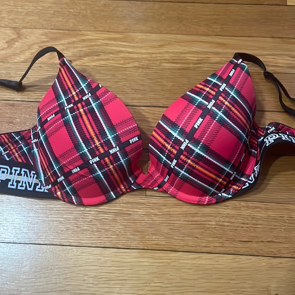 Victoria’s Secret Pink Wear Everywhere Push-up Bra 32C